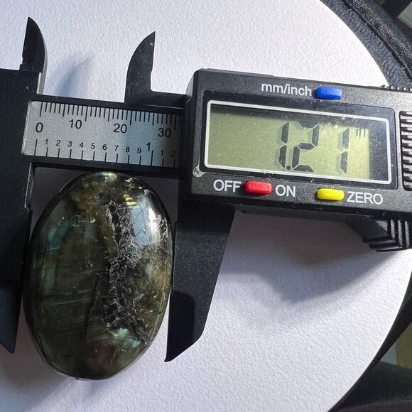 Labradorite Crystal Round Palmstone (6) - Picture 8 of 10